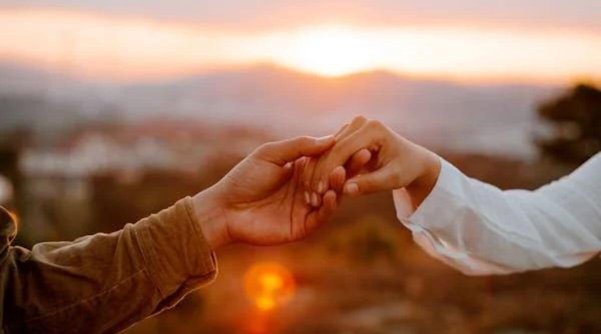 Navigating Dating Etiquette in the 21st Century: Modern Guidelines for Meaningful Connections
