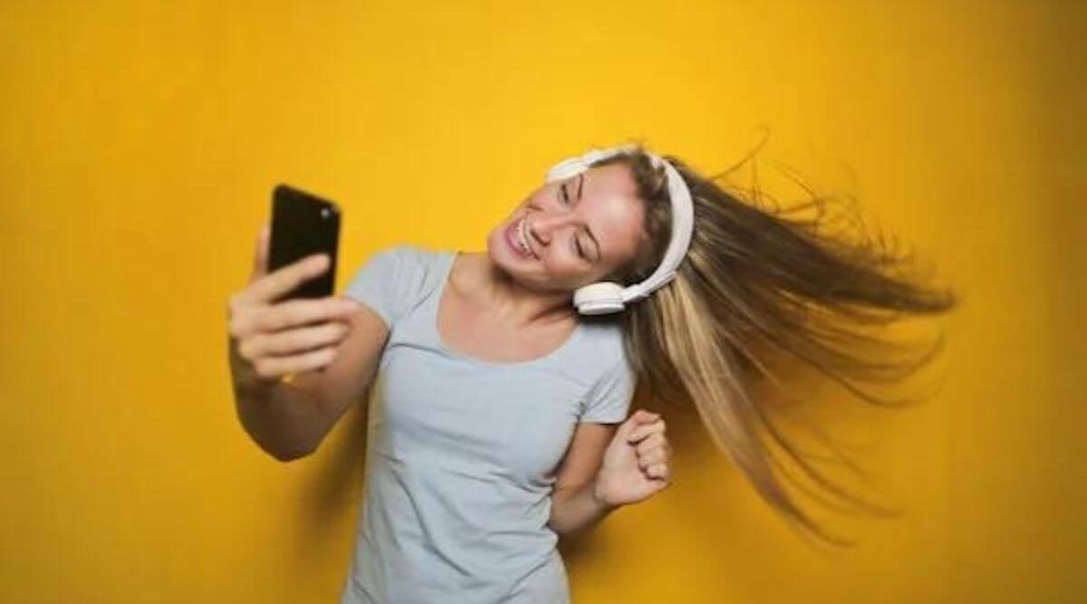 The Impact of Social Media on Our Lifestyle and Mental Health: Navigating the Digital Landscape